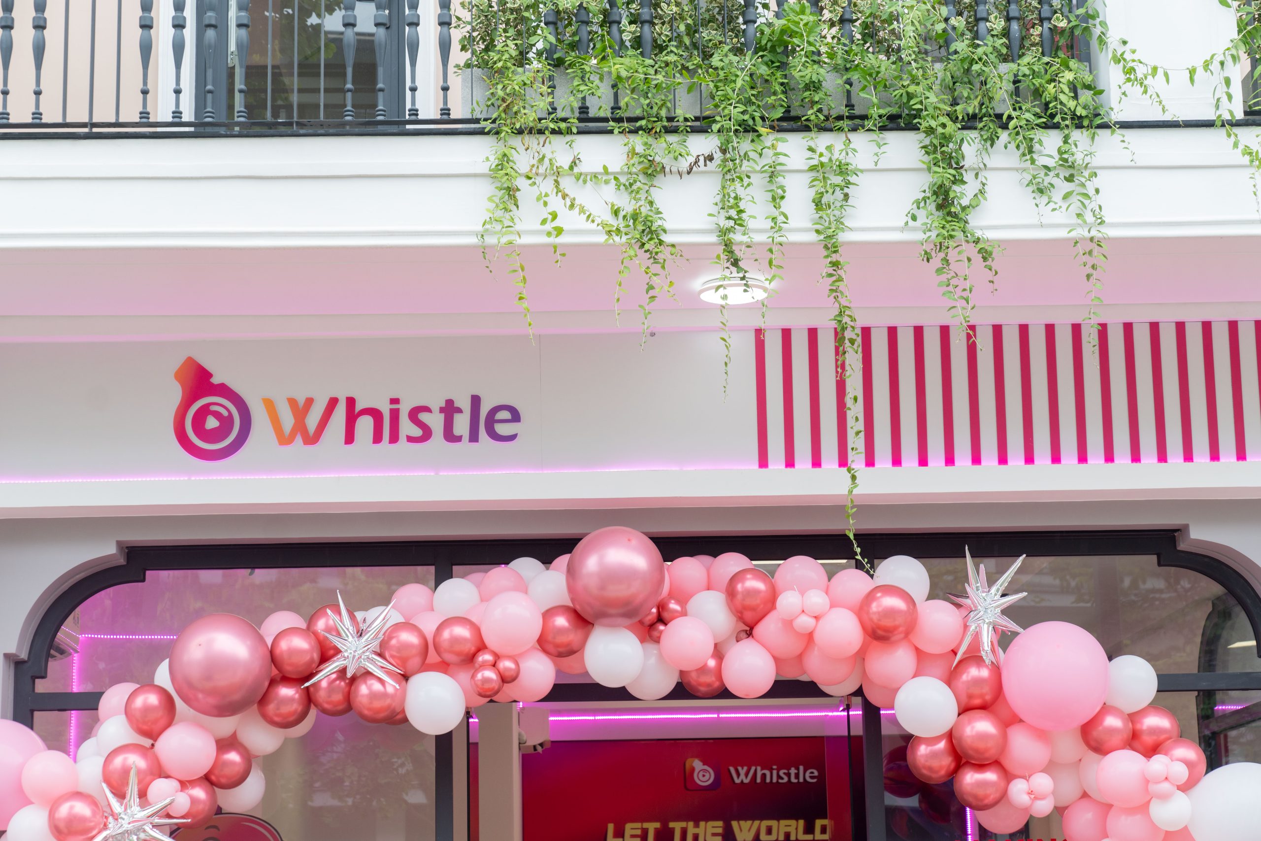 Thông tin về nền tảng Mạng xã hội Whistle